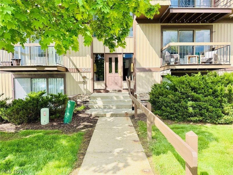 9731 Sunrise Boulevard, Unit M31, North Royalton, OH 44133 Photo 1