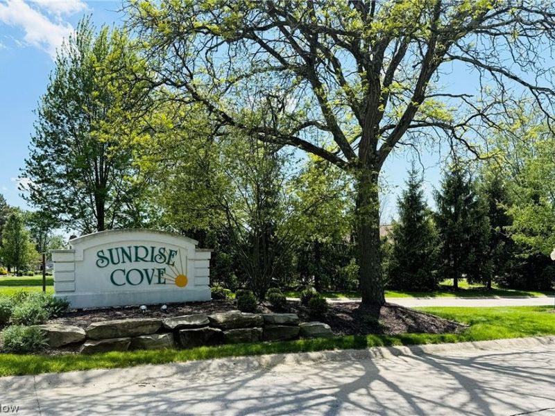 9731 Sunrise Boulevard, Unit M31, North Royalton, OH 44133 Photo 20