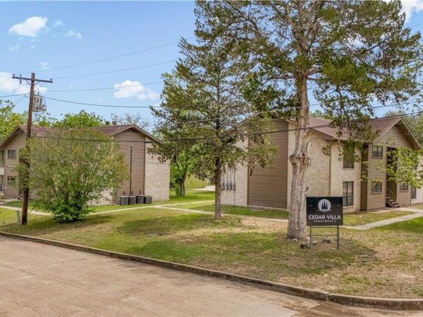 603 E Gonzales and 201 Pecan St Street, Yoakum, TX 77995