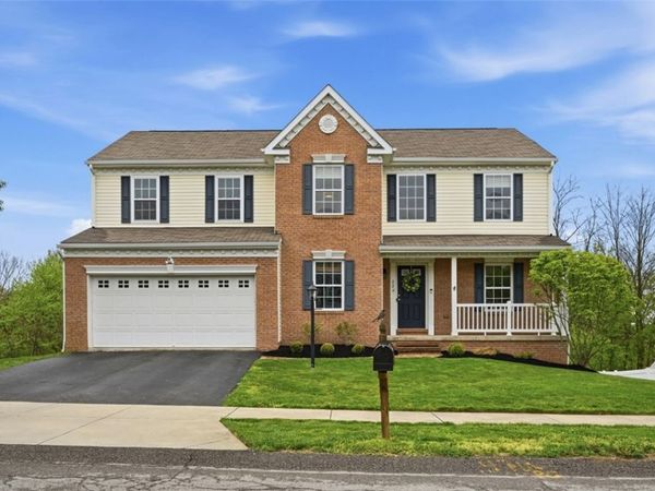 226 Foxwood Road, Coraopolis, PA 15108