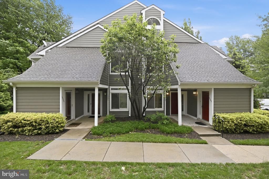 12202 Fort Buffalo Circle, Unit 528, Fairfax, VA 22033 Main Photo