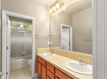 1513 Diamond Woods Cir, Roseville, CA 95747 Photo