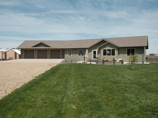 937 Maple Street, Granville, IA 51022