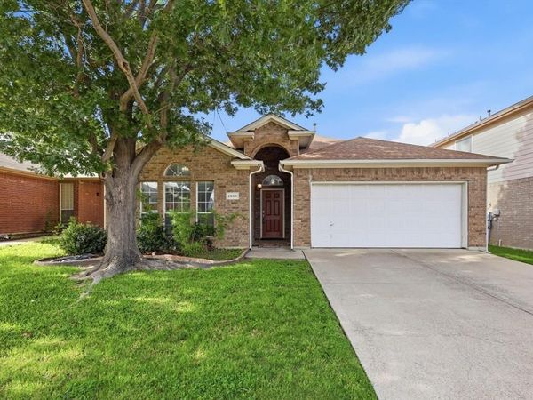2809 Bull Shoals Drive , Fort Worth, TX 76131