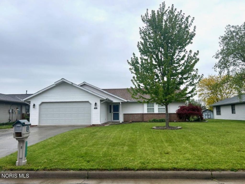 1609 Colonial Lane, Bryan, OH 43506 Main Photo