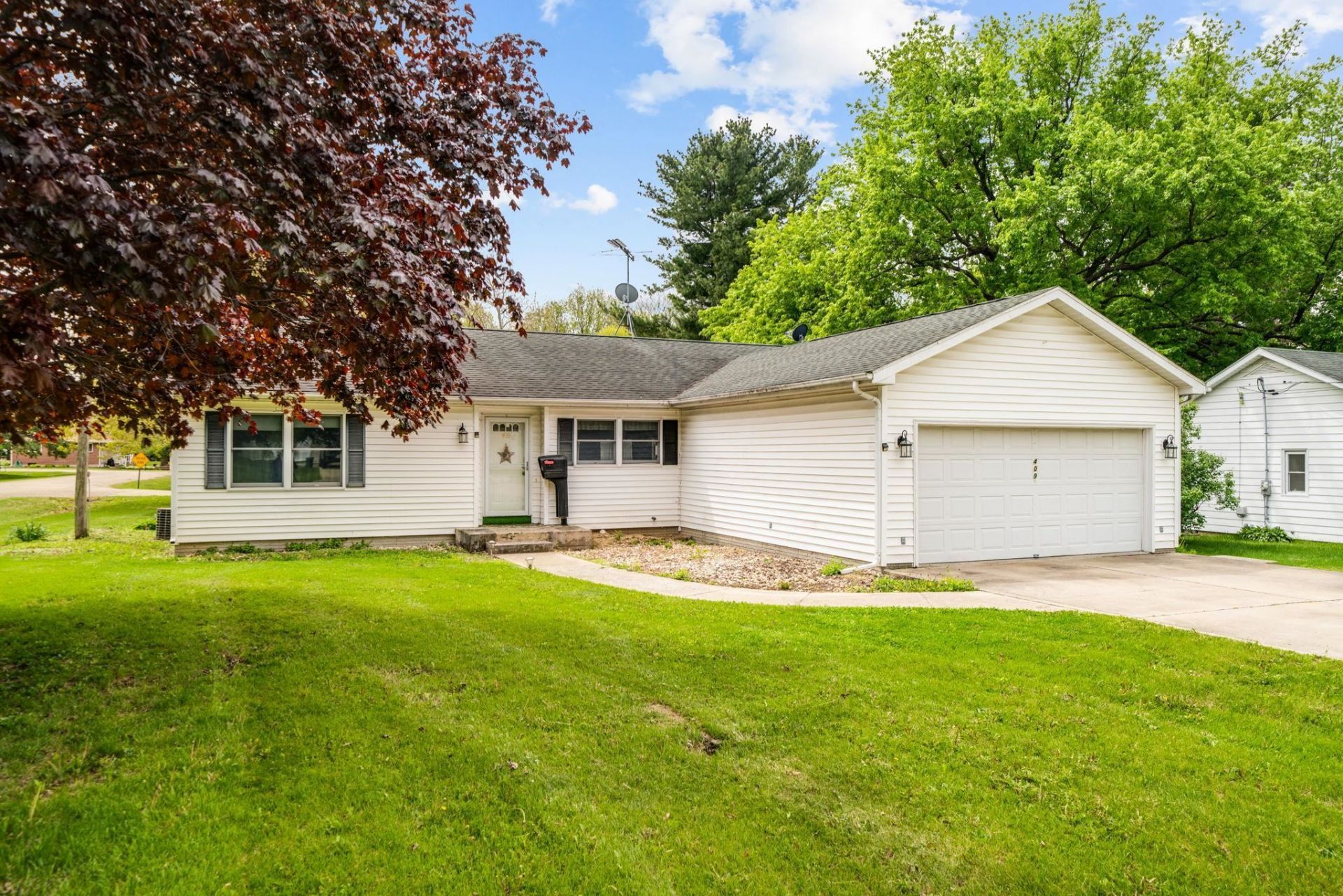 409 Barbara Street, Mount Morris, IL 61054 Main Photo