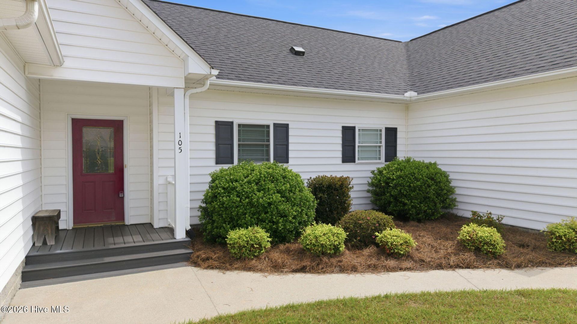 105 Waters Way, Washington, NC 27889 Main Photo