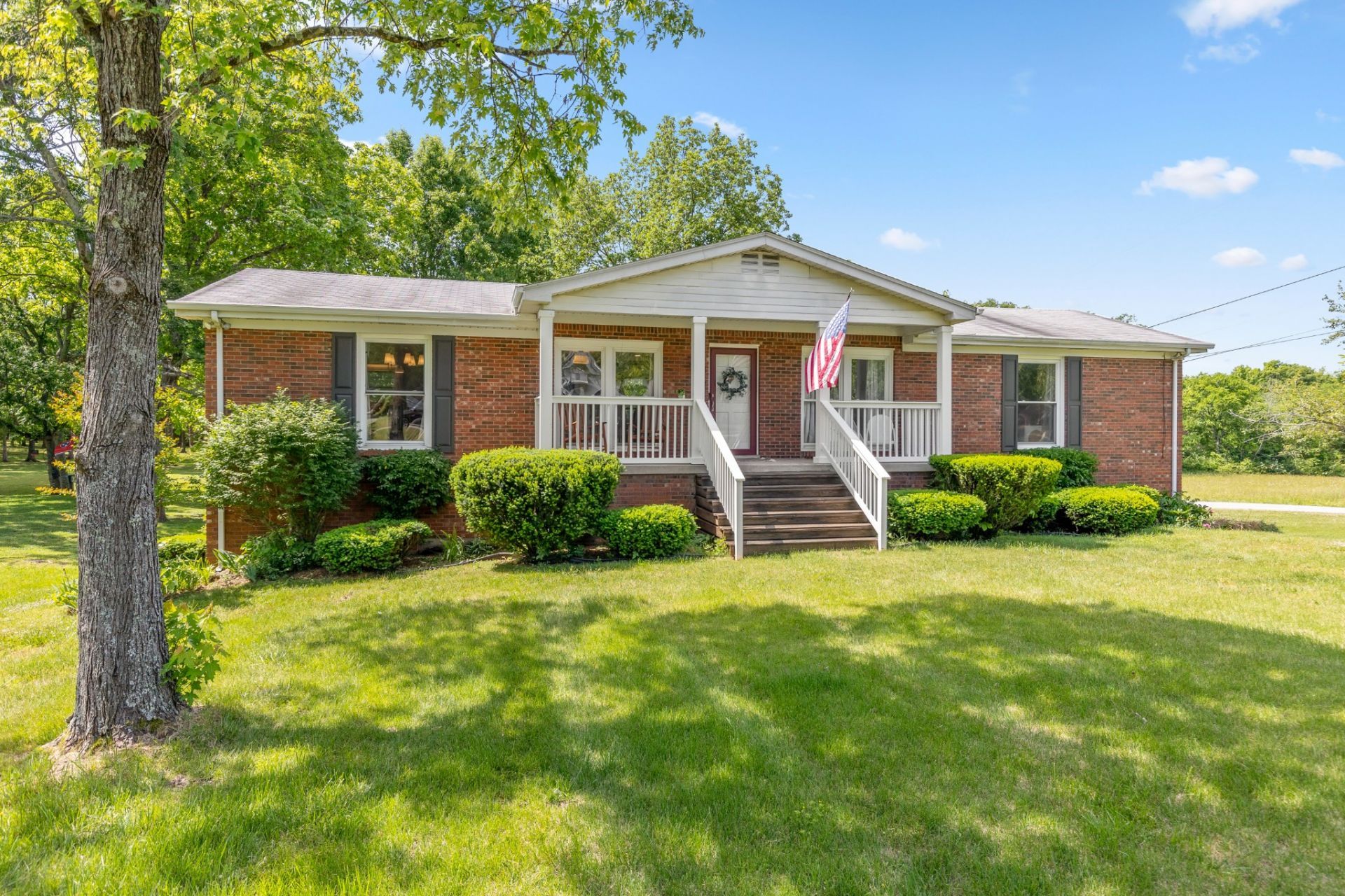 817 Fredricksburg Rd, Mount Juliet, TN 37122 Main Photo