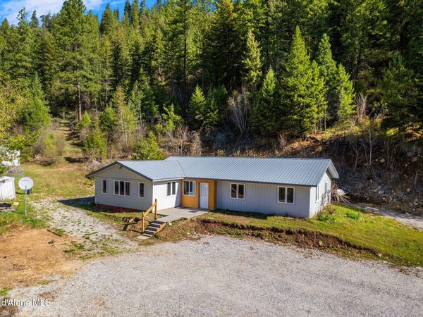 2899 Upper Pack River RD , Sandpoint, ID 83864