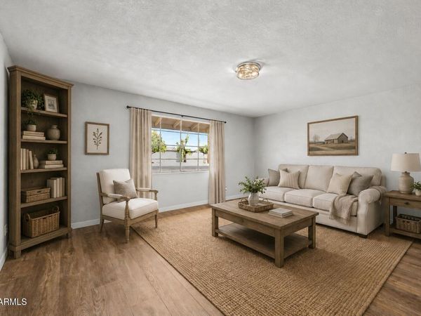 3901 W GRISWOLD Road, Phoenix, AZ 85051