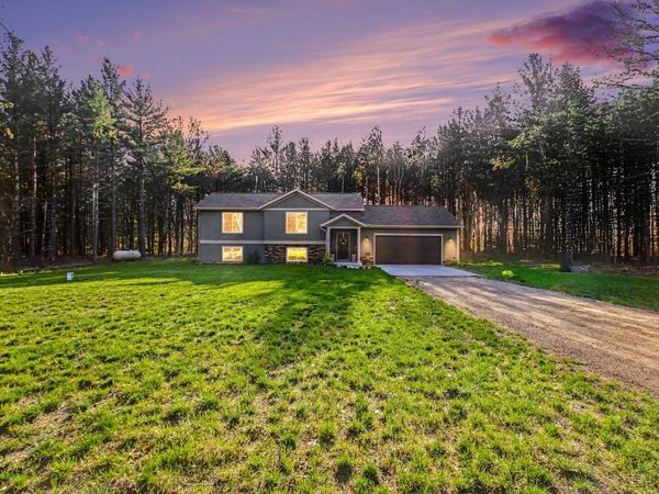 1671 Pineland Path, Allegan, MI 49010