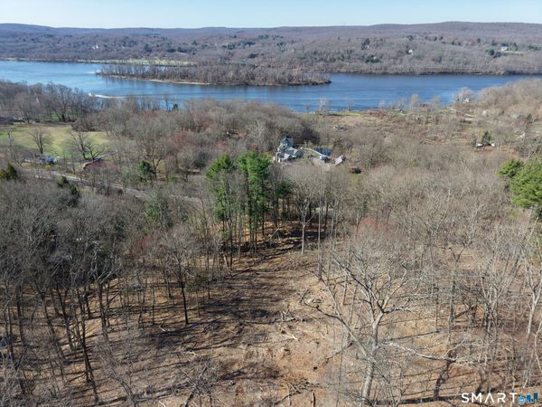 94 Injun Hollow , Haddam, CT 06424