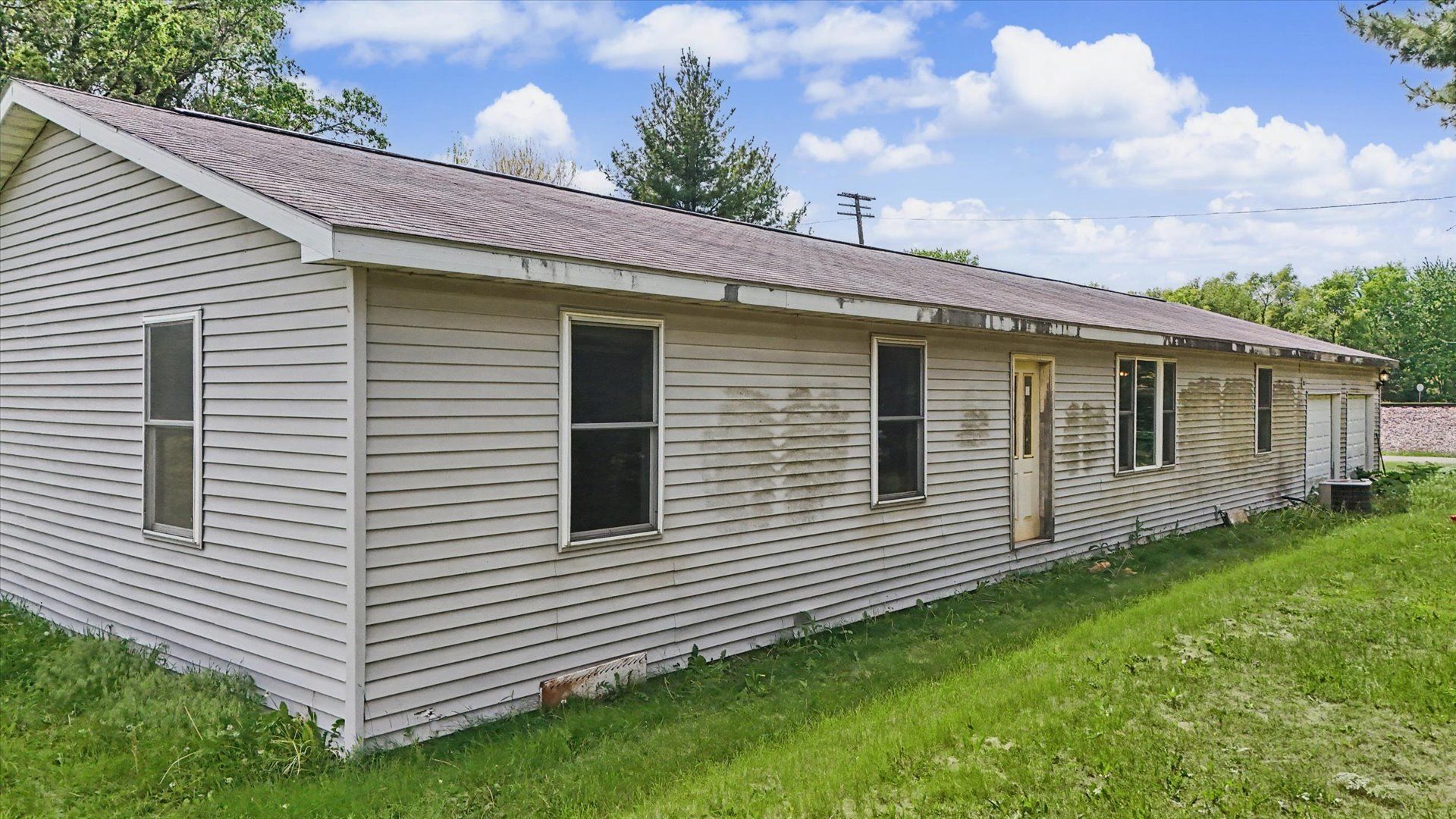 2183 Railroad Street, Lodge, IL 61856 Main Photo