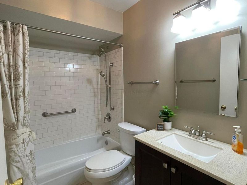 5806 Satinwood Drive, Columbus, OH 43229 Photo 13