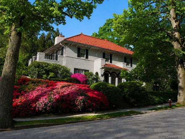 130 E Cedar Street, Fleetwood, NY 10552