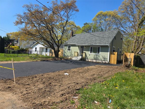 198 Concord Road , Shirley, NY 11967