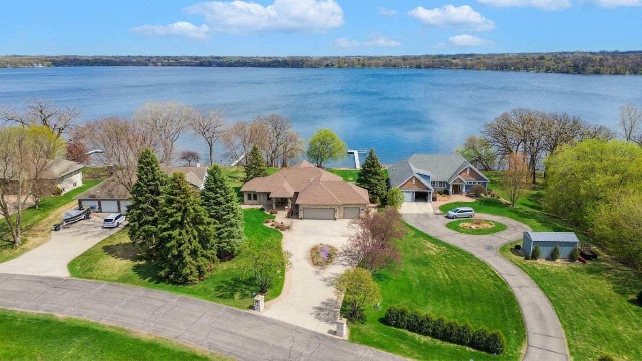 5979 24th Street NE, Willmar, MN 56201