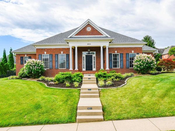 8955 Willowbend Drive, Newburgh, IN 47630