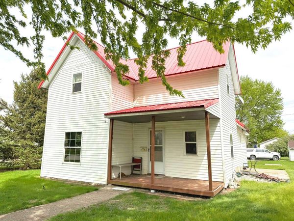 1702 Grand Avenue , Emmetsburg, IA 50536