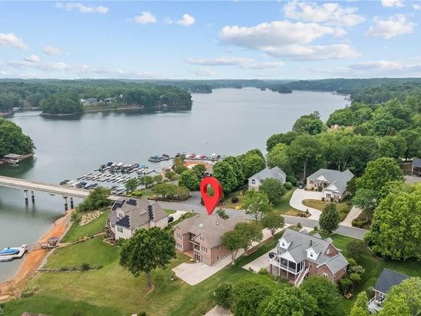 221 Windemere Isle Road , Statesville, NC 28677