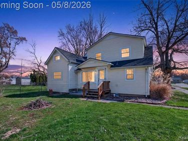 29157 S Wesley Avenue, Flat Rock, MI 48134