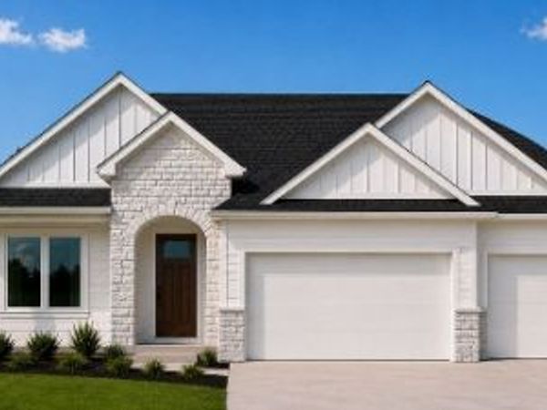 317 13th Street NW, Bondurant, IA 50035