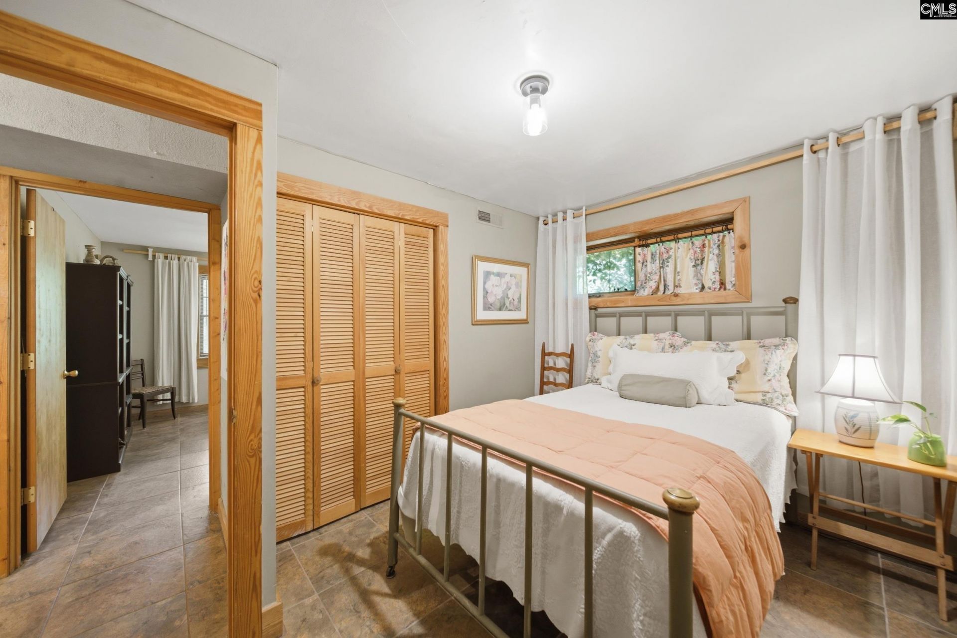 601 Mack  Photo 14