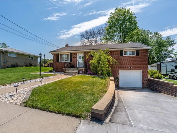 1624 2nd Street, Natrona Heights, PA 15065