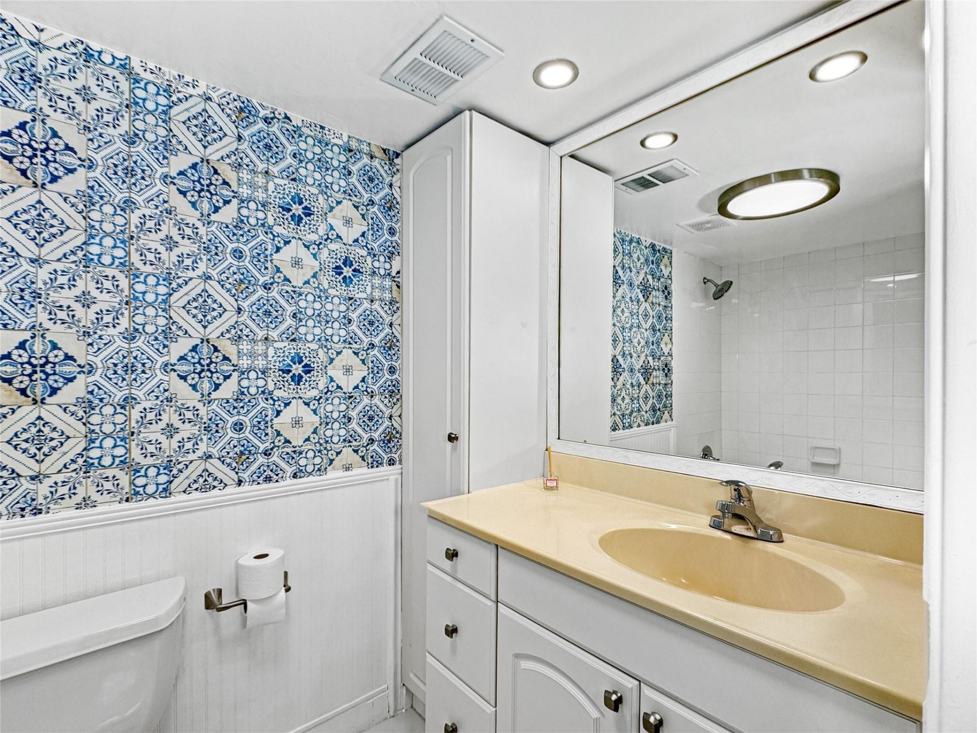 2950 N Palm Aire Drive, Unit 506, Pompano Beach, FL 33069 Photo