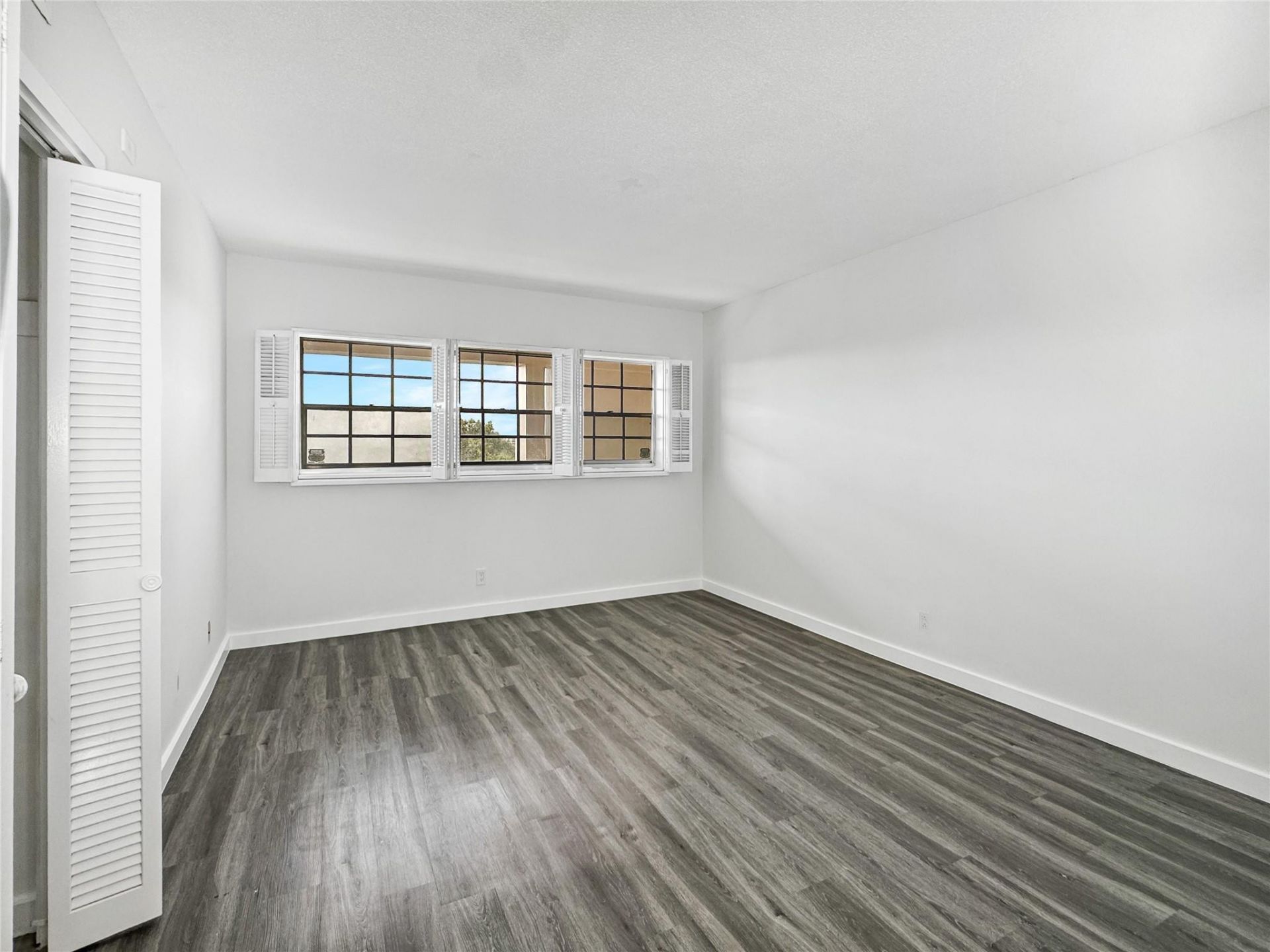 2950 N Palm Aire Drive, Unit 506, Pompano Beach, FL 33069 Photo
