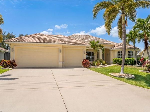 2506 Retunda PKWY W, CAPE CORAL, FL 33904