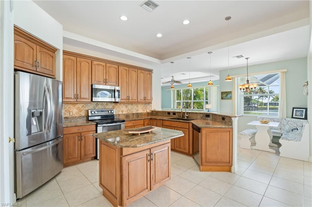 2506 Retunda Pkwy W, Cape Coral, FL 33904 Photo