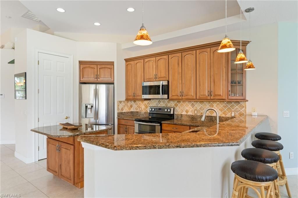 2506 Retunda Pkwy W, Cape Coral, FL 33904 Photo