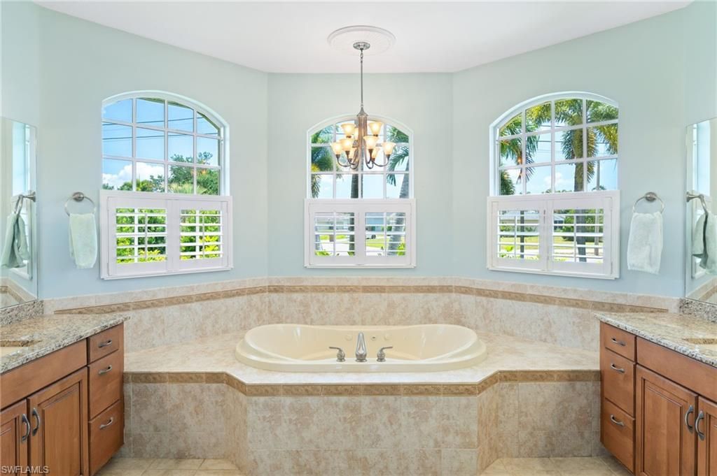 2506 Retunda Pkwy W, Cape Coral, FL 33904 Photo