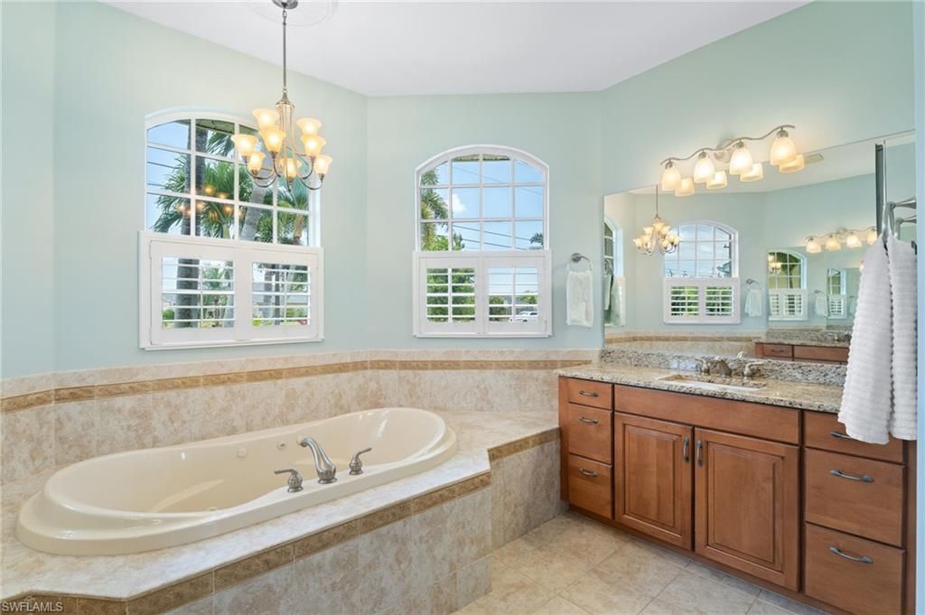 2506 Retunda Pkwy W, Cape Coral, FL 33904 Photo