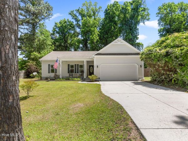 118 Bayside Drive, Sneads Ferry, NC 28460