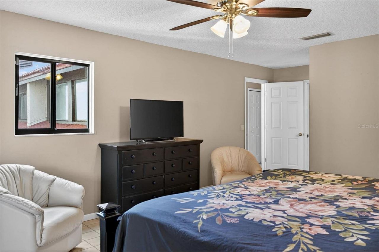 603 Waterwood Drive , Yalaha, FL 34797 Photo