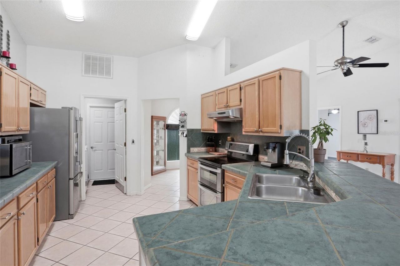 6445 Bay Shore Drive, Saint Cloud, FL 34771 Photo