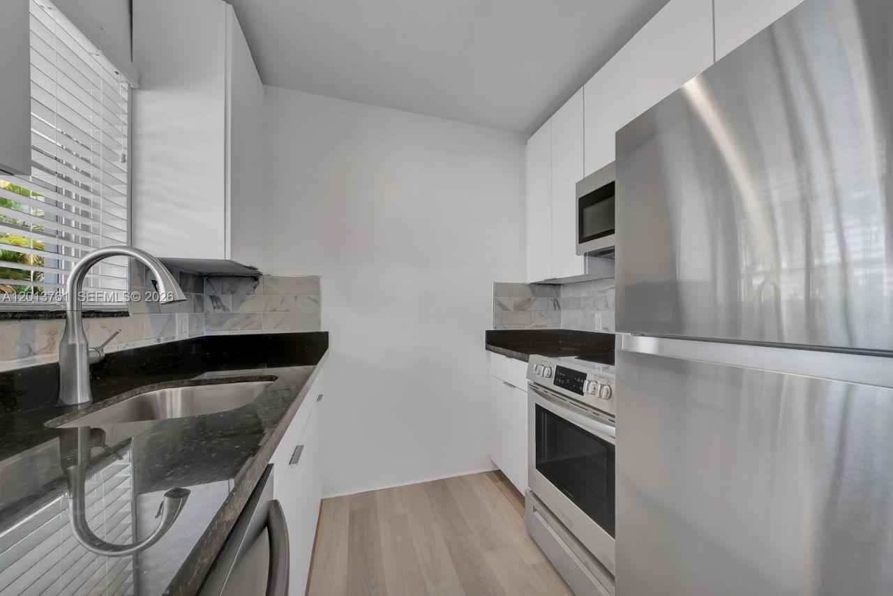 570 NE 68th St , Unit 8, Miami, FL 33138 Photo