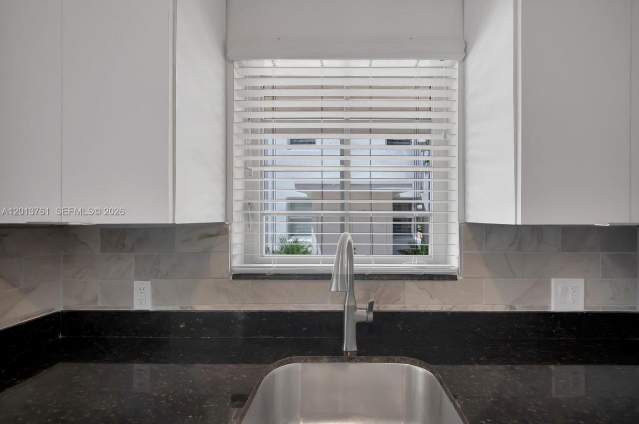 570 NE 68th St , Unit 8, Miami, FL 33138 Photo