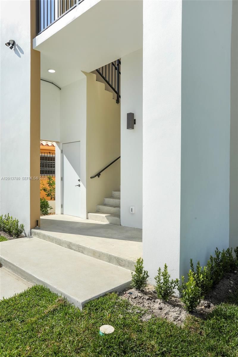 120 SW 35 Ave, Unit A1, Miami, FL 33135 Photo