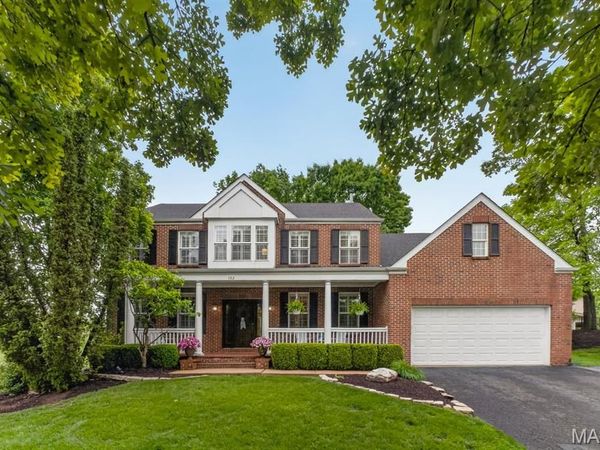 482 Pine Hollow Court , Ballwin, MO 63021