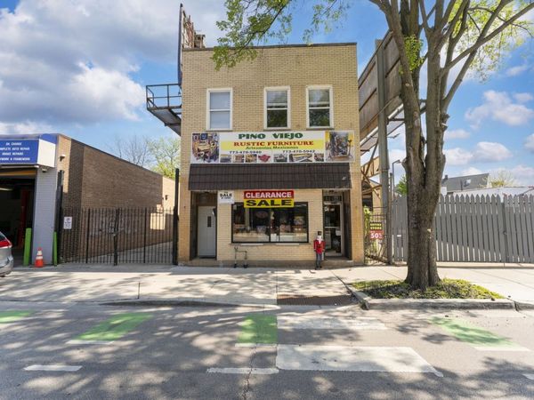 3383 N Milwaukee Avenue , Chicago, IL 60641