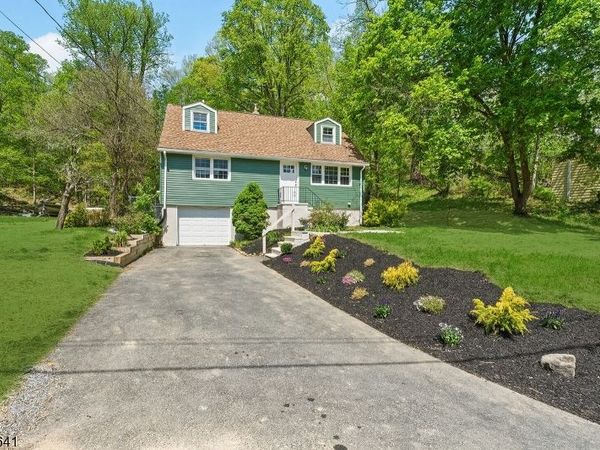8 Andrea Dr, Vernon, NJ 07462