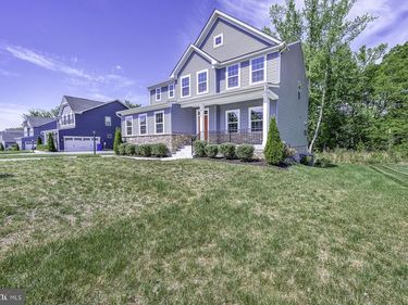 8600 KINGSLAND PARK DRIVE, NORTH CHESTERFIELD, VA 23237
