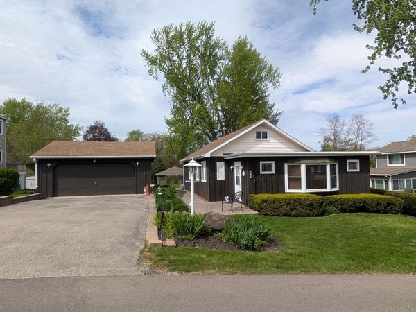 4226 Maple Dr, Delavan, WI 53115