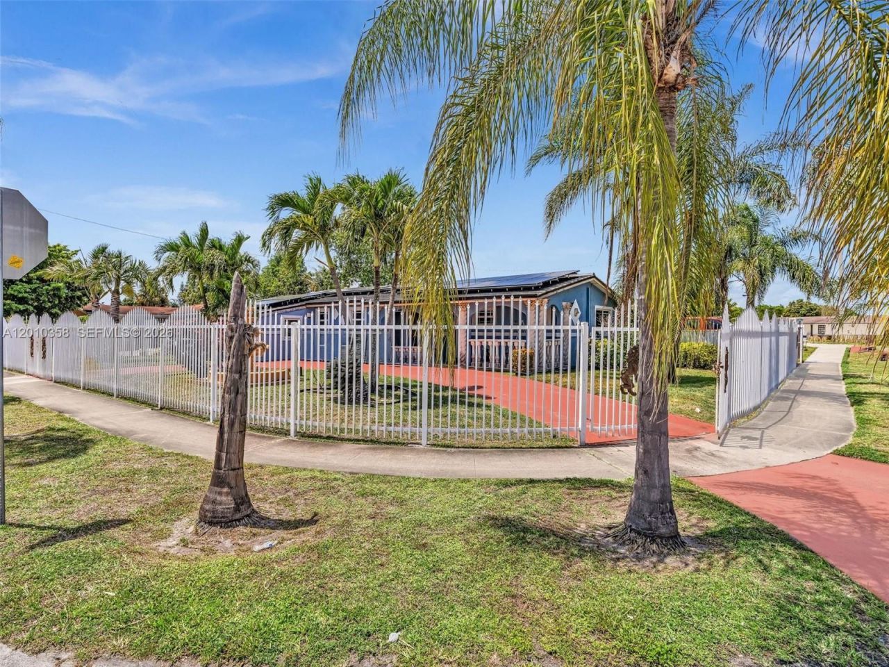 4301 NW 185th St, Miami Gardens, FL 33055 Photo
