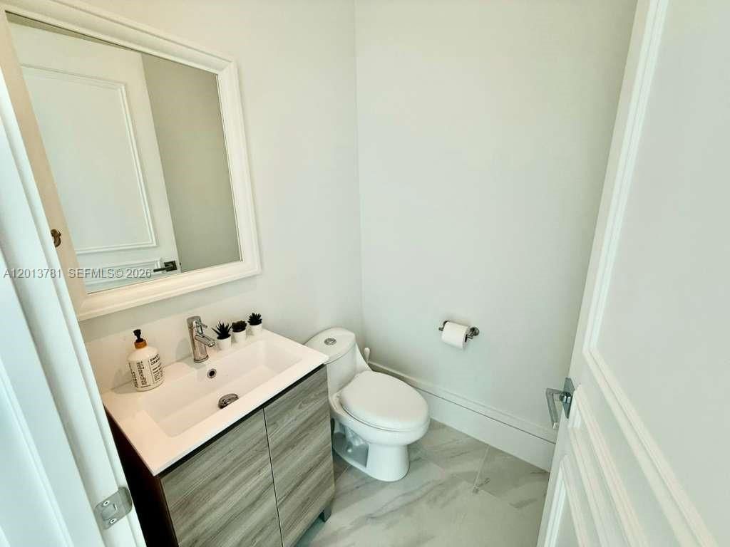 900 Brickell Key Blvd, Unit 2604, Miami, FL 33131 Photo