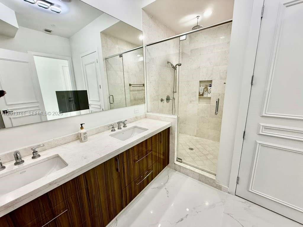 900 Brickell Key Blvd, Unit 2604, Miami, FL 33131 Photo