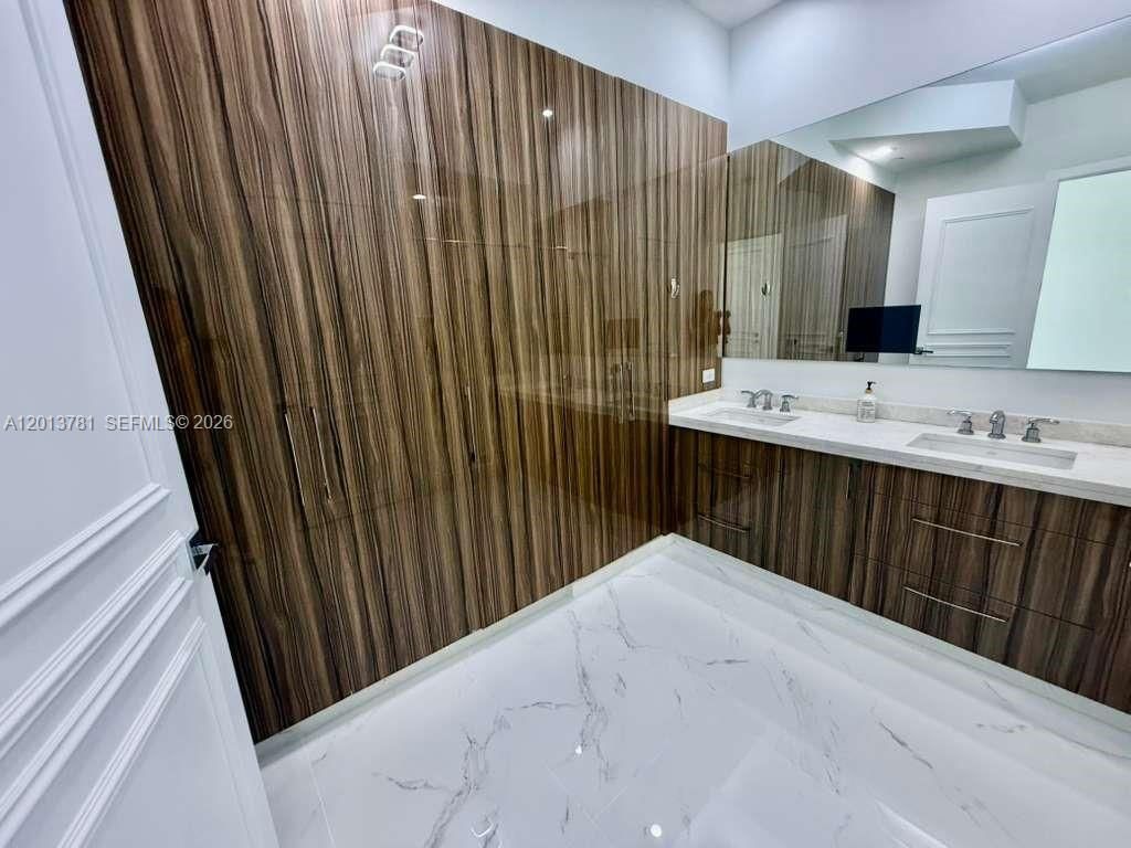 900 Brickell Key Blvd, Unit 2604, Miami, FL 33131 Photo